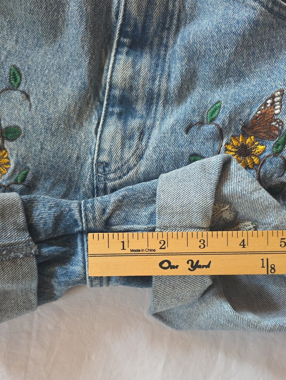 Hot Topic Thorn & Fable Ghost Sunflower Embroidered Denim Mom Shorts 5 - Picture 10 of 12